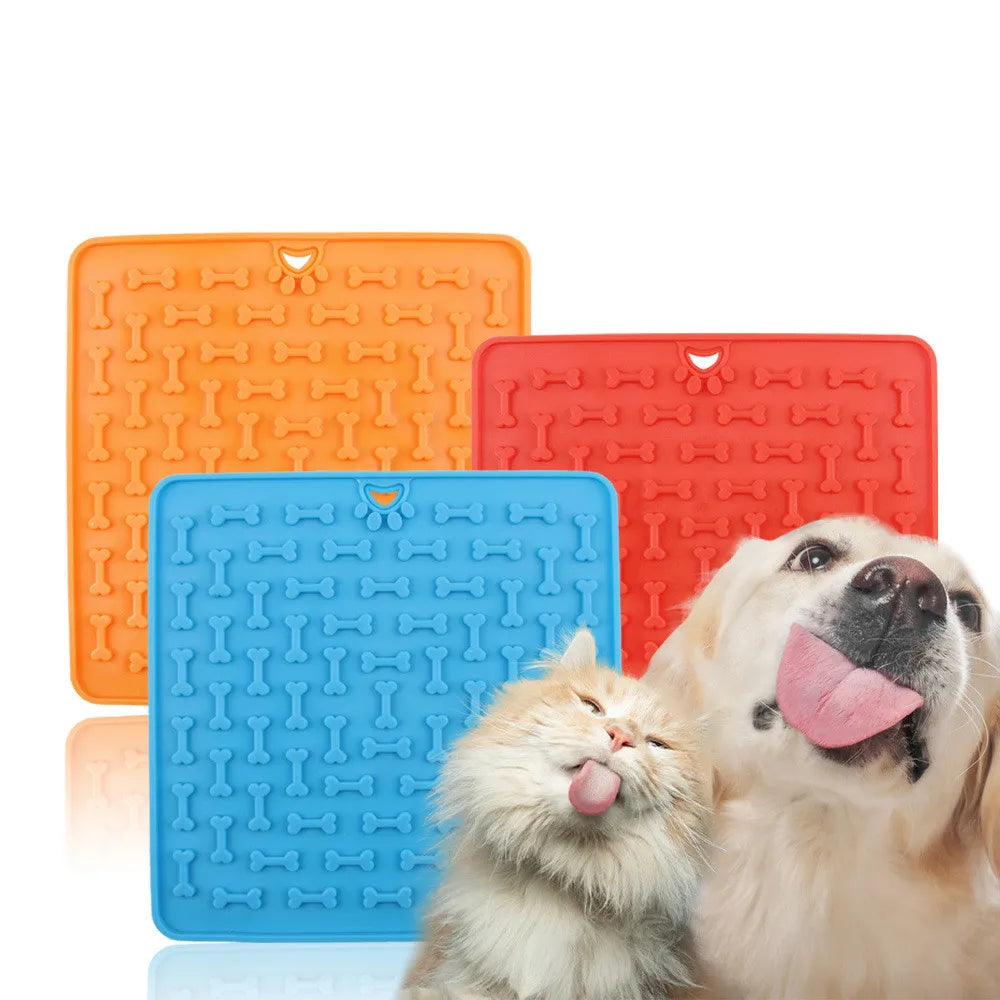 Pet Supplies Dog Silicone Distracted Licking Food Pad pet Slow Food Bowl Sucker Placemat Pet Anti-slip Anti-choking Eating Gear