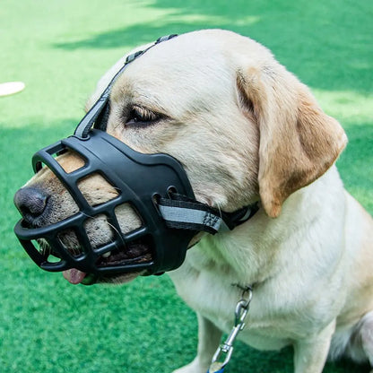 Pet Muzzle Adjustable Dog Muzzle Anti-Biting Dog Mouth Cover With Reflective Strip Can Drink Water Breathable Plastic