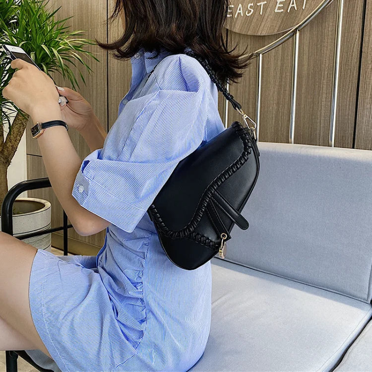 Handbag Fashion Ladies Saddle shape Bag Girls Shoulder Crossbody Ladies Handbag Braided Tote